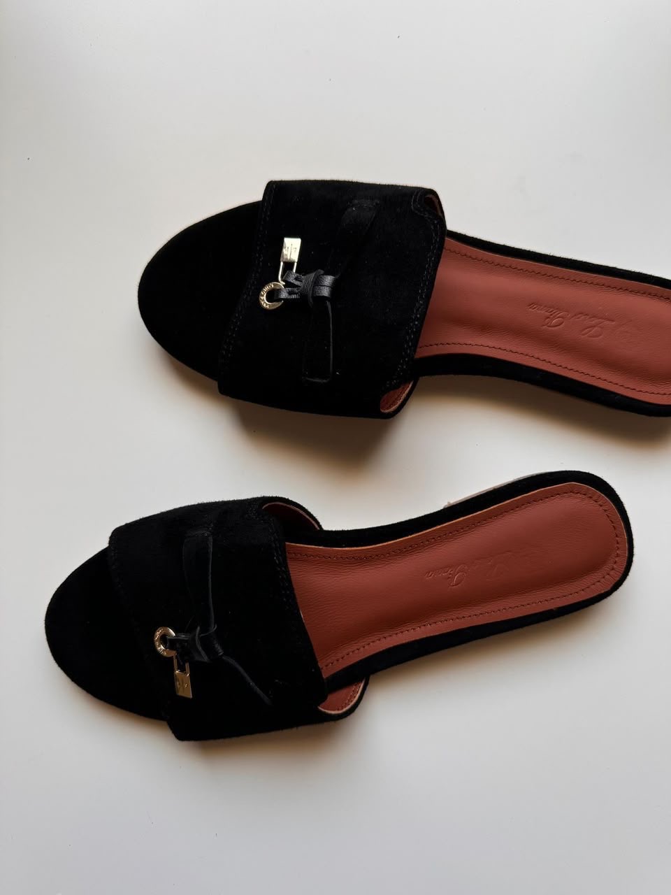 Sleek flops
