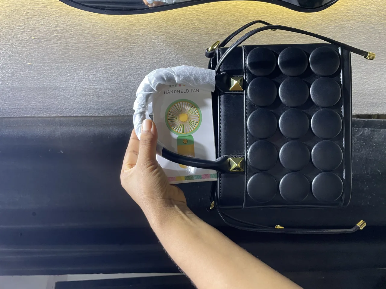 Bag with fan