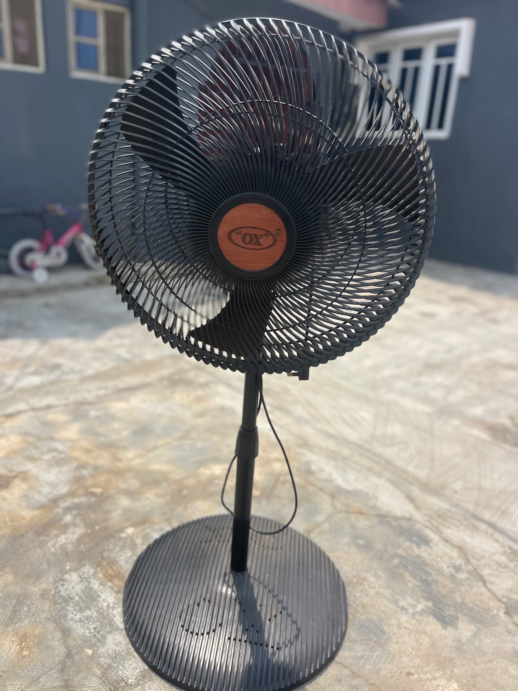Standing fan