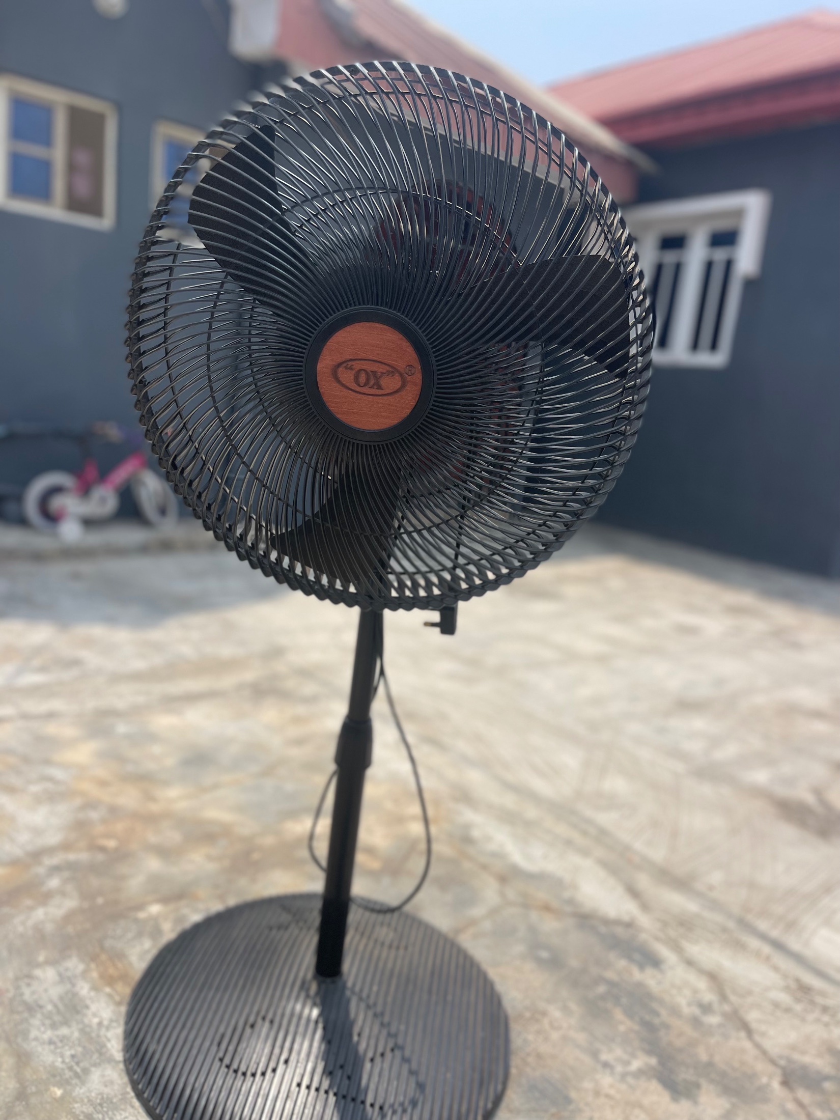 Standing fan